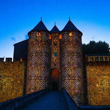 Confort ! Calme, Climatisation, Parking Gratuit, Grande Terrasse, Ascenseur, Wifi * Carcassonne