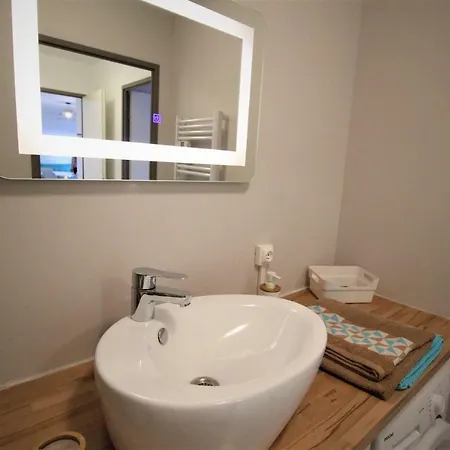 Confort ! Calme, Climatisation, Parking Gratuit, Grande Terrasse, Ascenseur, Wifi