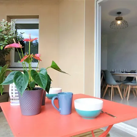 Confort ! Calme, Climatisation, Parking Gratuit, Grande Terrasse, Ascenseur, Wifi Apartment Carcassonne