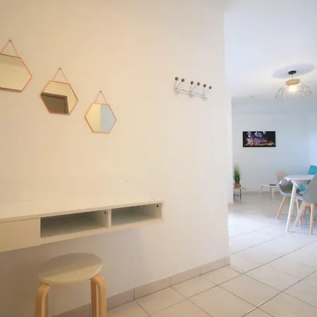 Apartamento Confort ! Calme, Climatisation, Parking Gratuit, Grande Terrasse, Ascenseur, Wifi