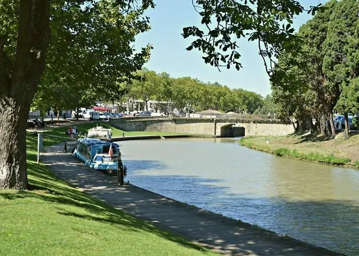 Confort ! Calme, Climatisation, Parking Gratuit, Grande Terrasse, Ascenseur, Wifi * Carcassonne