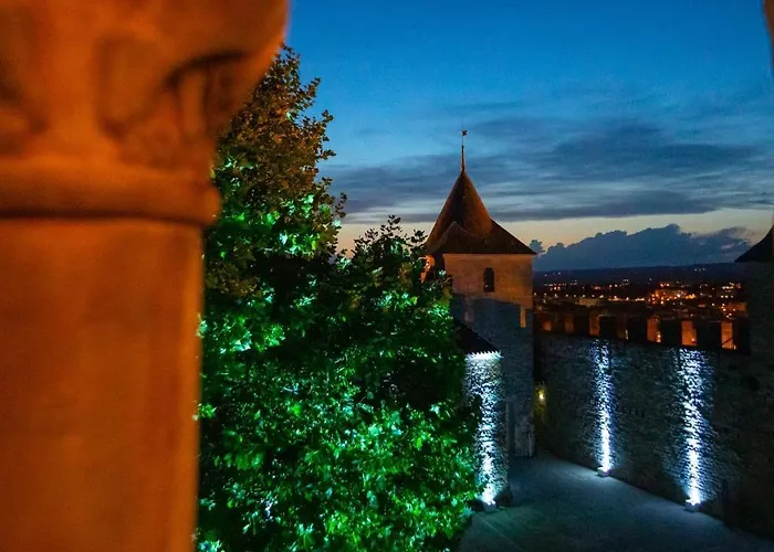 Confort ! Calme, Climatisation, Parking Gratuit, Grande Terrasse, Ascenseur, Wifi Apartment