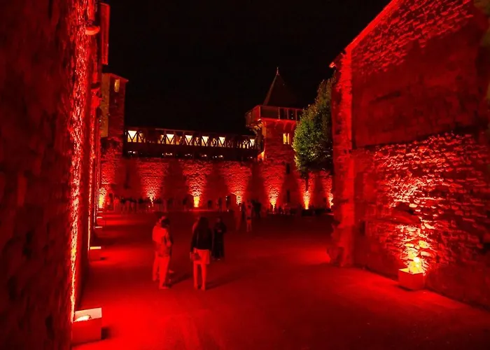 Confort ! Calme, Climatisation, Parking Gratuit, Grande Terrasse, Ascenseur, Wifi * Carcassonne