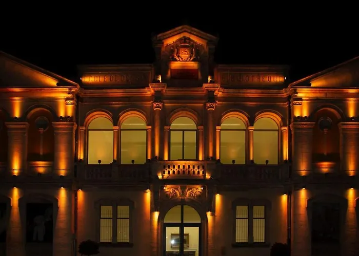 Confort ! Calme, Climatisation, Parking Gratuit, Grande Terrasse, Ascenseur, Wifi Apartment