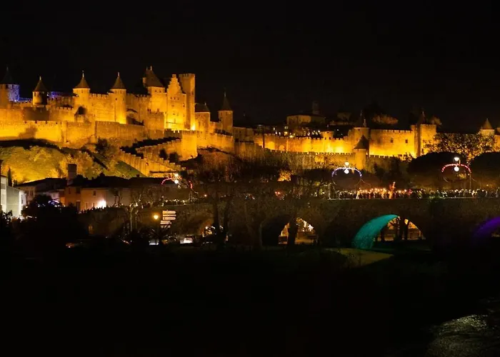 Confort ! Calme, Climatisation, Parking Gratuit, Grande Terrasse, Ascenseur, Wifi Apartment Carcassonne