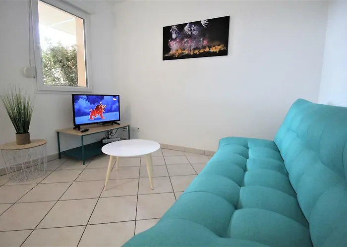 Confort ! Calme, Climatisation, Parking Gratuit, Grande Terrasse, Ascenseur, Wifi *