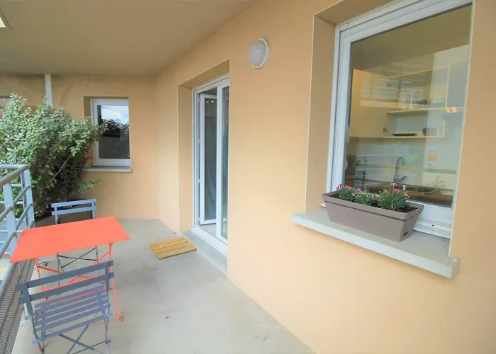 Confort ! Calme, Climatisation, Parking Gratuit, Grande Terrasse, Ascenseur, Wifi Apartment Carcassonne