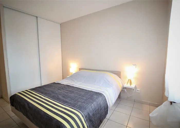 Confort ! Calme, Climatisation, Parking Gratuit, Grande Terrasse, Ascenseur, Wifi *